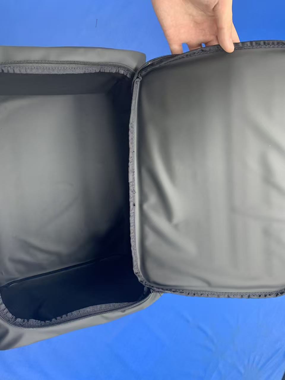 シーロックでの溶接ソフトクーラーの生産現場の内部